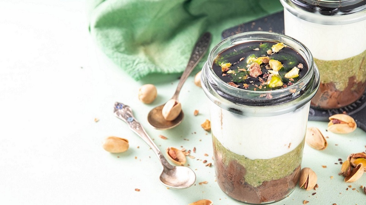 Overnight Oats Dubai Chocolate – H viral γλυκιά γεύση της χρονιάς γίνεται πρωτεϊνούχο πρωινό