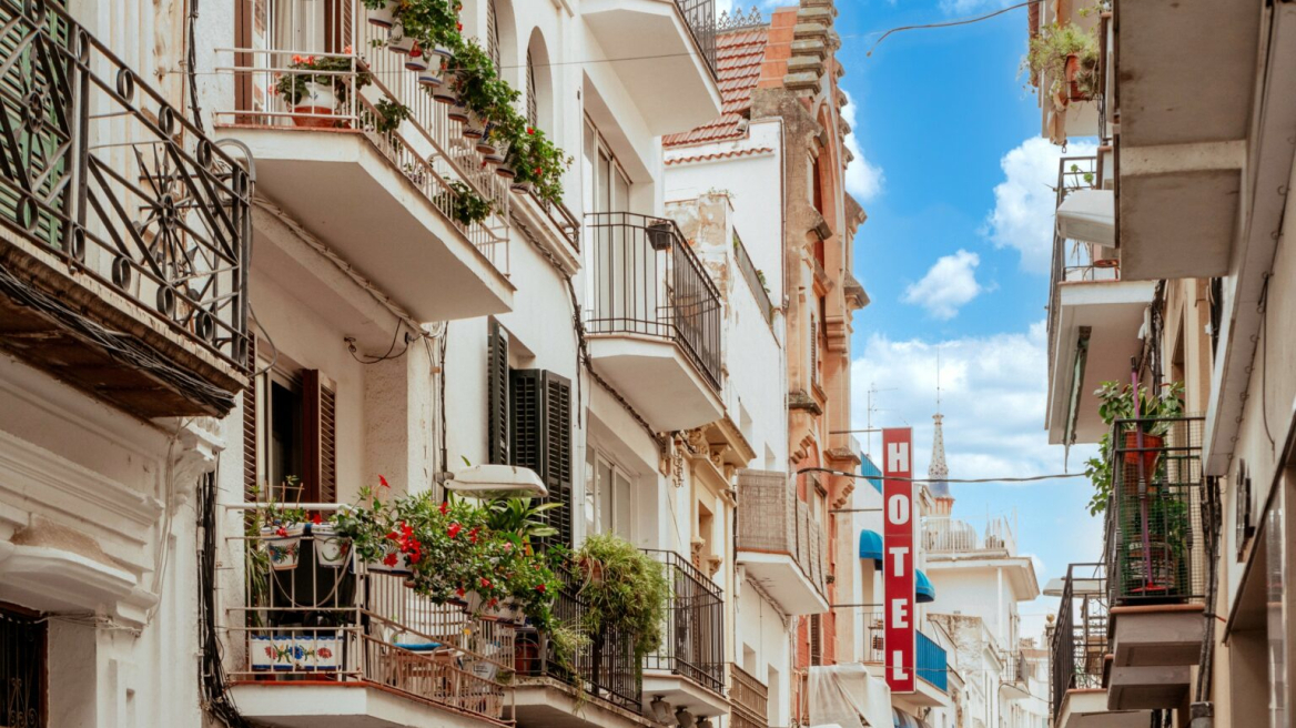 Sitges: Η μεσογειακή πρωτεύουσα της διασκέδασης και της ελευθερίας