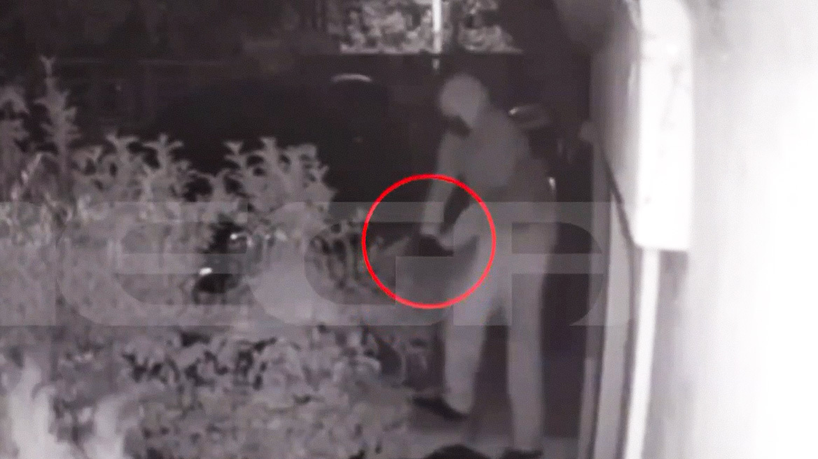 Βίντεο: Η στιγμή που ο δράστης στοχεύει με το όπλο τον 38χρονο στον Άγιο Στέφανο - «Μη με πυροβολείς, μη!»