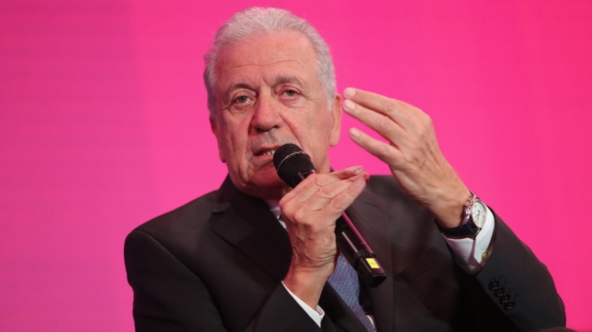 Αβραμόπουλος: Στηρίζω το αίτημα του Πάνου Ρούτσι για την εκταφή του παιδιού του