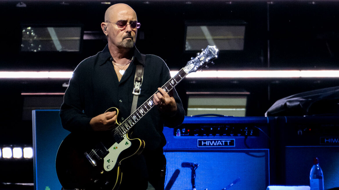 Oasis: Ο κιθαρίστας Πολ Άρθερς ανακοίνωσε ότι διαγνώστηκε με καρκίνο του προστάτη
