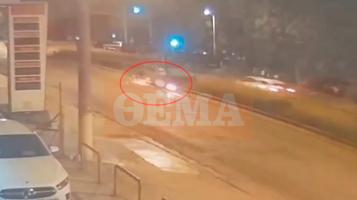 Αργυρούπολη: Βίντεο από το τροχαίο με τους δύο νεκρούς - Έκανε σούζα ο οδηγός κι έχασε τον έλεγχο