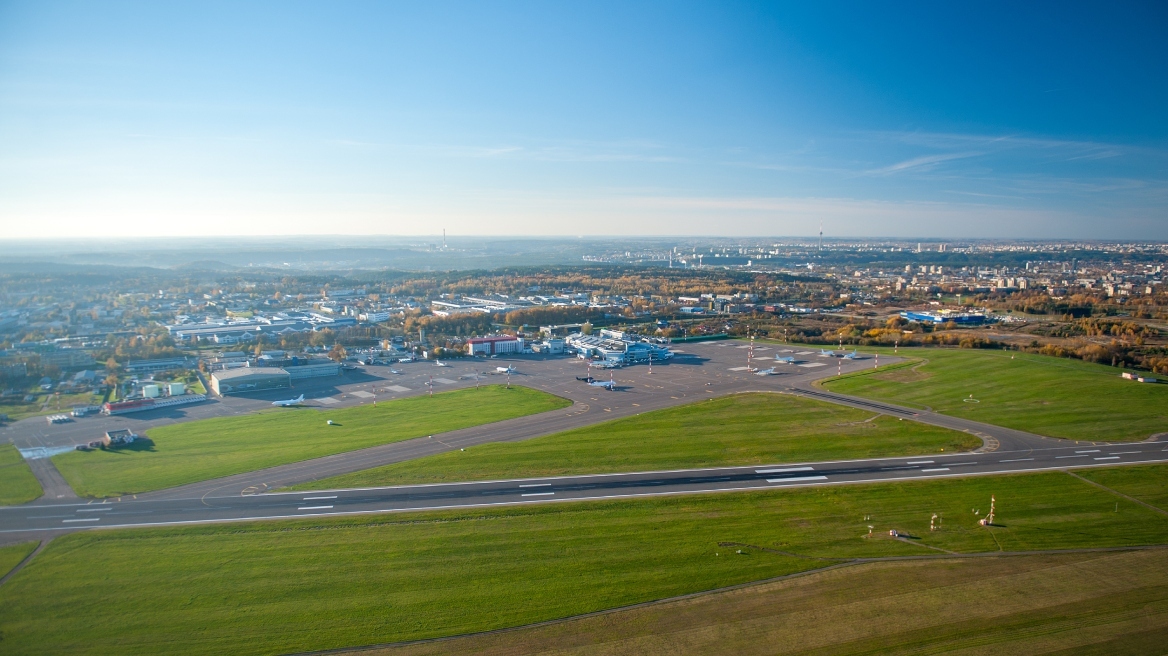 Λιθουανία: Αερόστατα με λαθραία τσιγάρα από τη Λευκορωσία, διέκοψαν πτήσεις στο αεροδρόμιο του Βίλνιους