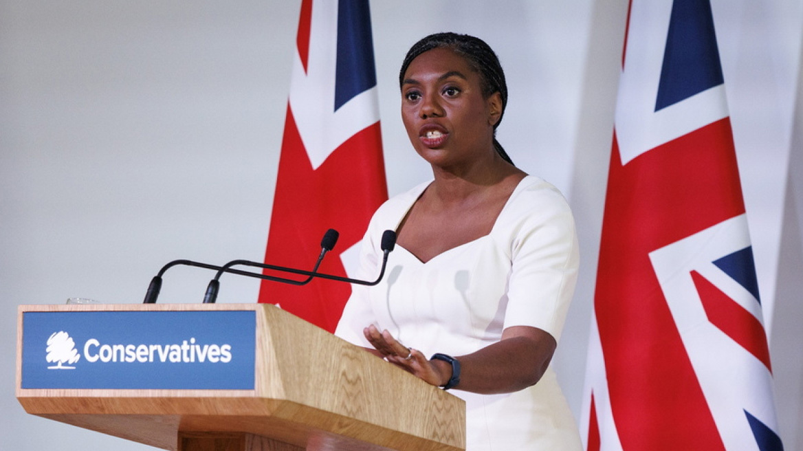 Απελάσεις μεταναστών όπως στις ΗΠΑ με ειδική μονάδα τύπου ICE θέλουν οι Βρετανοί Συντηρητικοί