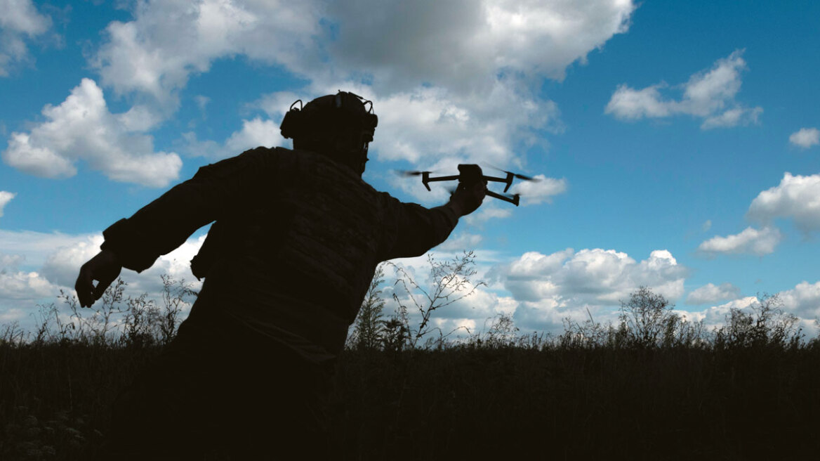 Κατασκευάζονται στα χαρακώματα, αντικαθιστούν τους στρατιώτες και κάνουν τον πόλεμο... game of drones