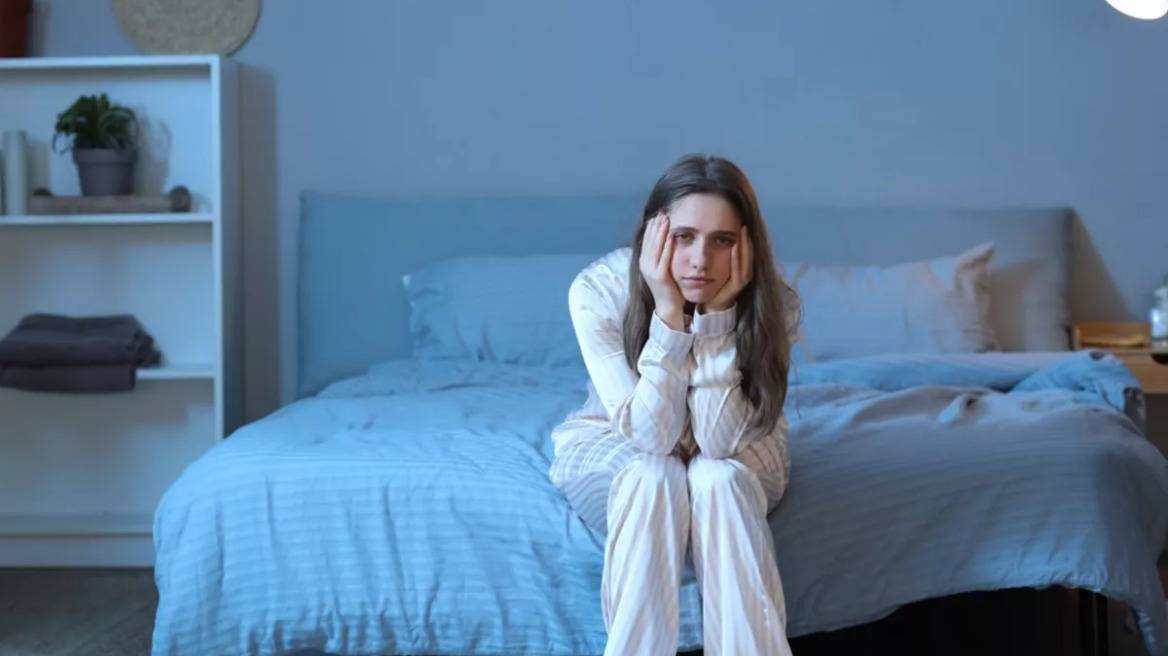 Οι διαταραχές του ύπνου απειλούν τον εγκέφαλό μας – Τι δείχνει μεγάλη μελέτη του ΕΚΠΑ
