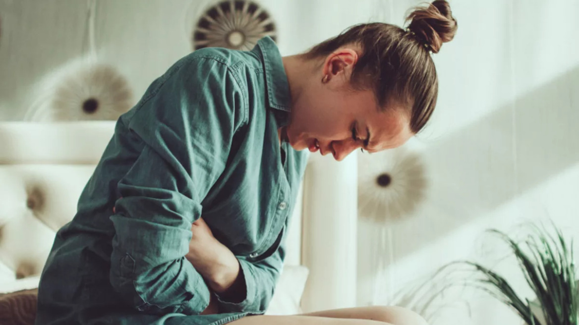 Προεμμηνορροϊκές διαταραχές: Η αθέατη μάχη των γυναικών – Πώς επηρεάζεται η ζωή τους