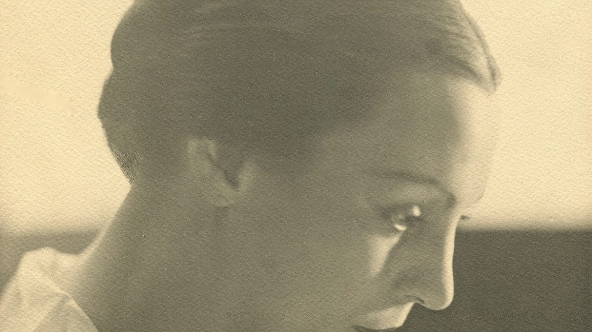 Γενίκα Αθανασίου: Η ελληνικής καταγωγής ηθοποιός που συνδέθηκε ερωτικά με τον Αντονέν Αρτώ
