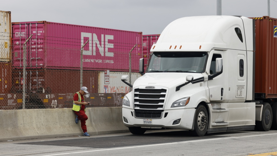 Σε ισχύ από την 1η Νοεμβρίου ο δασμός 25% στις εισαγωγές βαρέων φορτηγών οχημάτων στις ΗΠΑ
