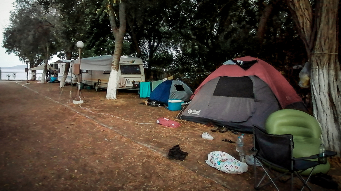 Ασύλληπτος ο δράστης του διπλού φονικού στη Φοινικούντα - «Χτενίζουν» κάμερες ασφαλείας, άγνωστα ακόμη τα κίνητρα
