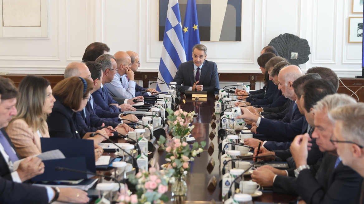 Πώς διαβάζουν στο Μαξίμου την ολική επαναφορά Τσίπρα - Η εσωκομματική κινητικότητα και οι δύο παρουσιάσεις βιβλίων
