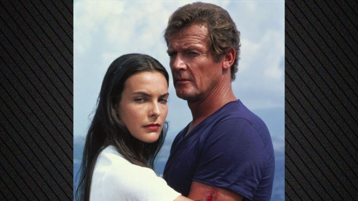 Καρόλ Μπουκέ: Καλλονή και στα 68 της η πρώην παρτενέρ του Τζέιμς Μποντ σε σόου στο Παρίσι