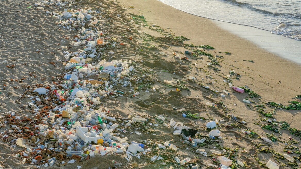 Η 17χρονη που προσπαθεί να καταργήσει το πλαστικό μιας χρήσης στο νησί της
