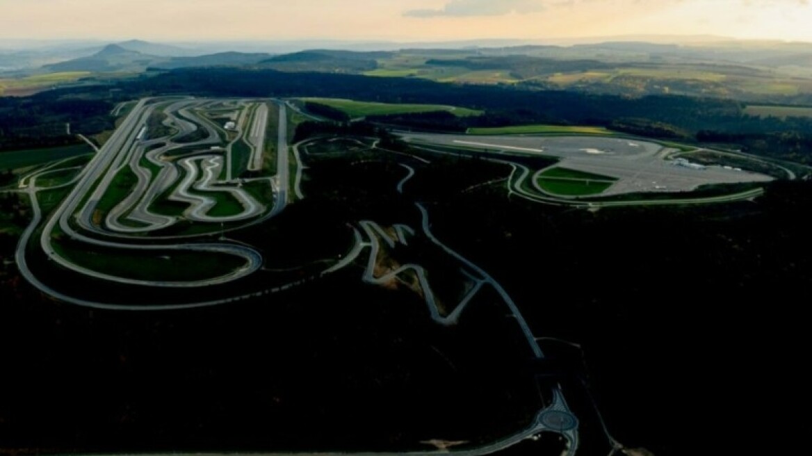 Προηγμένο κέντρο δοκιμών φωτισμού από την Mercedes