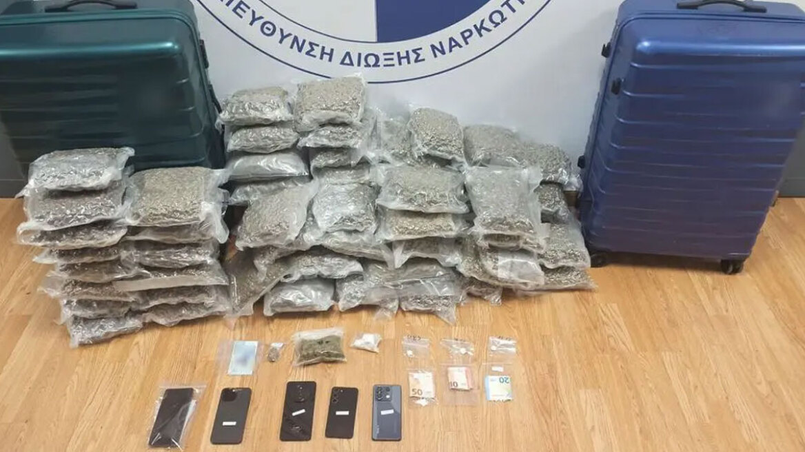 Συνελήφθησαν 4 άτομα για εισαγωγή και διακίνηση ναρκωτικών στο αεροδρόμιο «Ελ. Βενιζέλος»