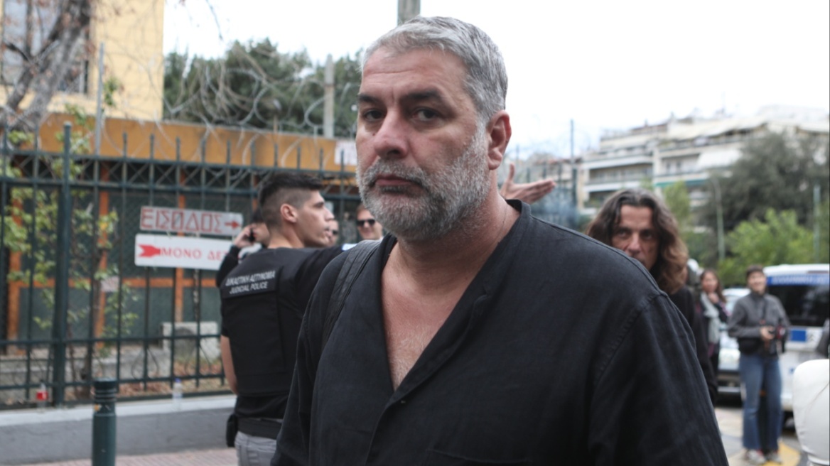 Οι αντιφάσεις στην απολογία Μπισμπίκη: «Το χειρίστηκα θεσμικά, φοβήθηκα τα κανάλια» - Καταδικάστηκε για το τροχαίο, του επιβλήθηκε πρόστιμο €7.000