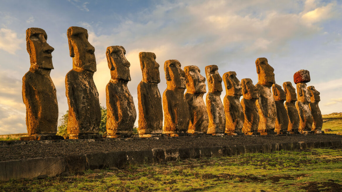 Επιστήμονες υποστηρίζουν ότι έλυσαν το μυστήριο με το Νησί του Πάσχα - Με 3D βίντεο δείχνουν πώς μεταφέρθηκαν τα εμβληματικά πέτρινα αγάλματα