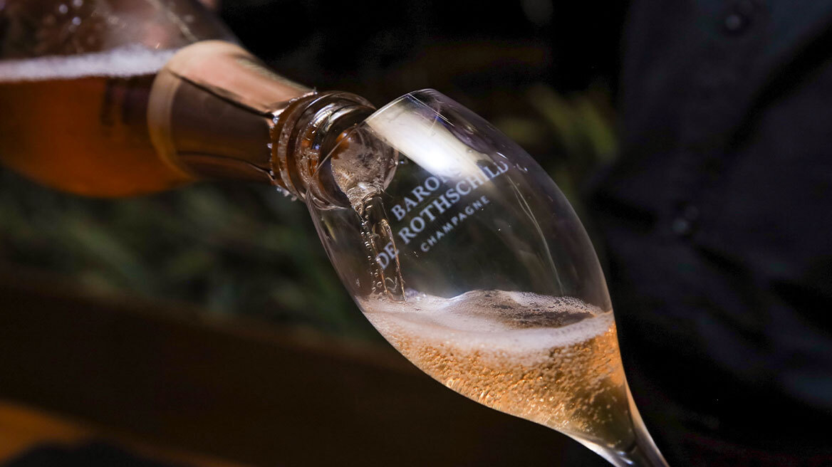 Δυναστεία Ρότσιλντ: Η βίλα της Κέρκυρας, ο Κάρολος, ο Νουρέγιεφ και η σαμπάνια