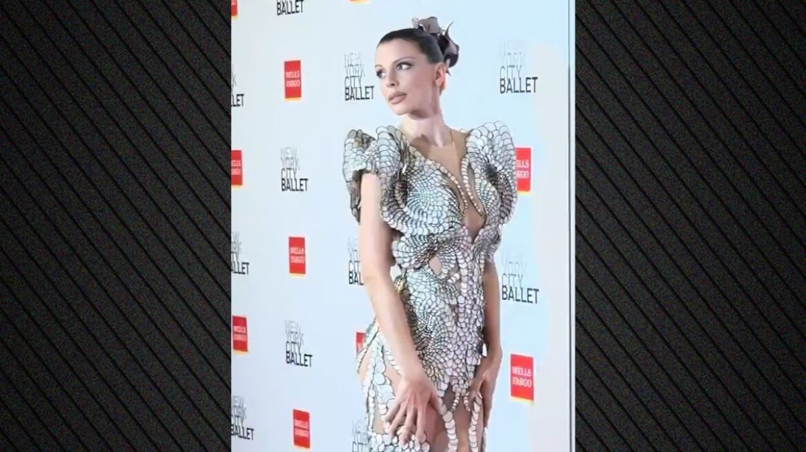 Τζούλια Φοξ: Η ιδιαίτερη εμφάνισή της στο Φθινοπωρινό Γκαλά Μόδας του Μπαλέτου της Νέας Υόρκης