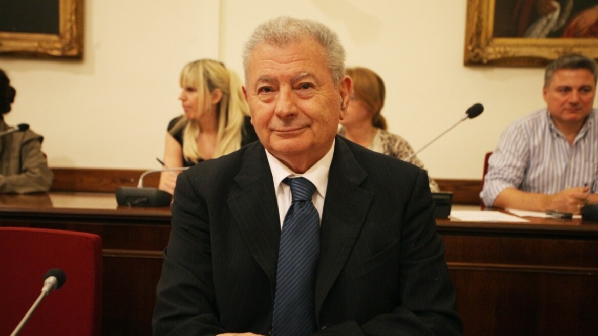 «Ο πατέρας μου ήταν χτυπημένος, σκεπασμένος με μπουφάν - Αυτή η εικόνα δεν ξεχνιέται, είναι μπροστά μου κάθε μέρα» κατέθεσε ο γιος του Σήφη Βαλυράκη