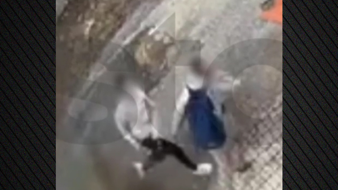 Βίντεο από την αιματηρή συμπλοκή μαθητών στην Τρίπολη - Στην εντατική ο 13χρονος που μαχαιρώθηκε από συμμαθητή του