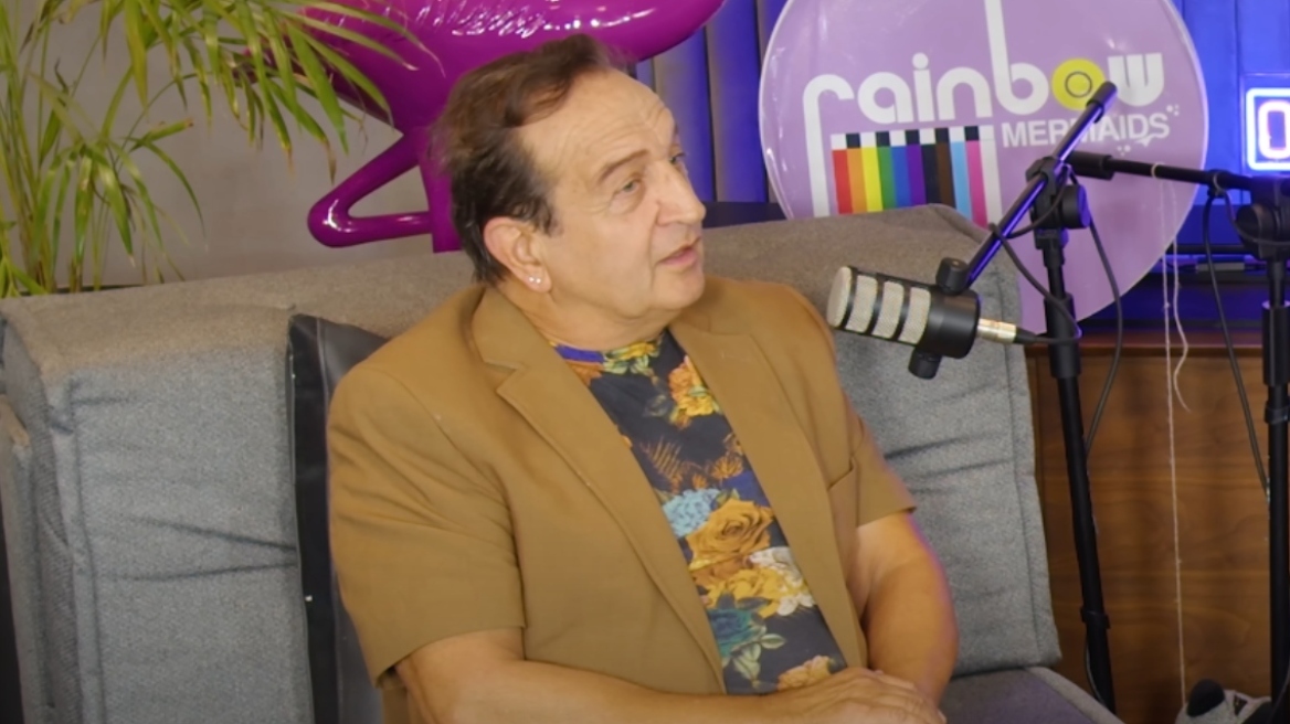 Σπύρος Μπιμπίλας: Κάποιοι ηθοποιοί κρύβουν ότι είναι γκέι για να μην χάσουν δουλειές, κάποιοι ανδροπρεπείς