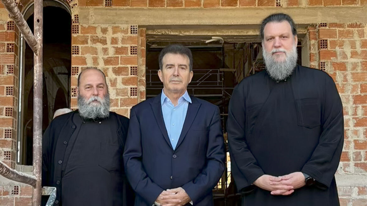 Επίσκεψη Χρυσοχοΐδη στο «Ιωνικό Κέντρο» της Ιεράς Μονής Νέας Ιωνίας