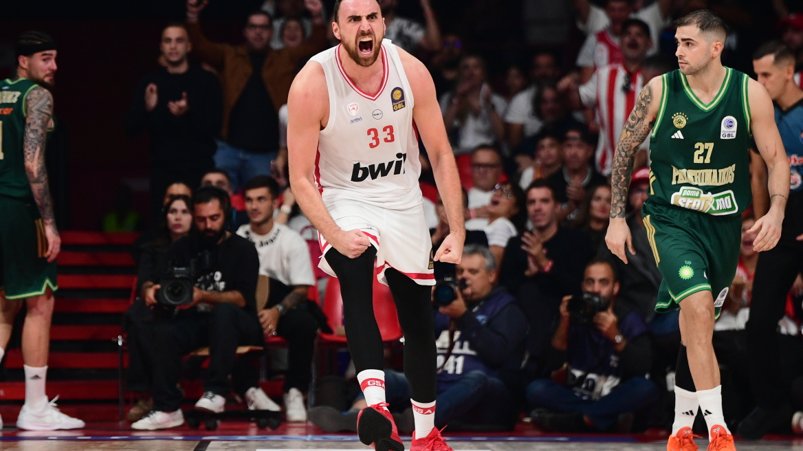 Ολυμπιακός: Το πάθος στο παρκέ και ο παλμός στις εξέδρες - Η παρακάμερα του αγώνα με τον Παναθηναϊκό - Βίντεο 