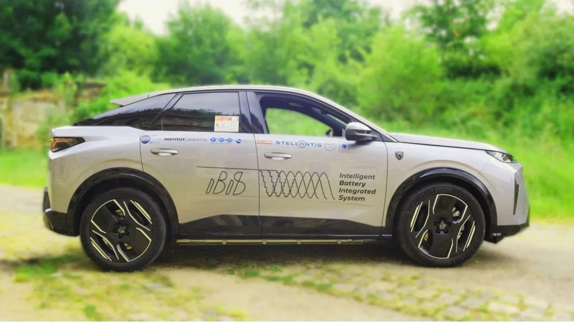 Η Stellantis δοκιμάζει νέα μπαταρία ταχείας φόρτισης