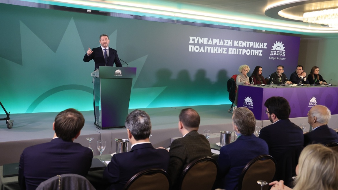 Ανησυχία στο ΠΑΣΟΚ για νέο αιφνιδιασμό από τον Τσίπρα - Ανακοινώνονται τα πρώτα βήματα προς το Συνέδριο