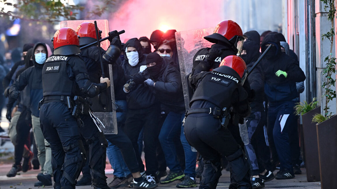 Επεισόδια στη Βιτόρια της Ισπανίας σε συγκέντρωση ακροδεξιών για τα 50 χρόνια από το θάνατο του Φράνκο - Δείτε βίντεο
