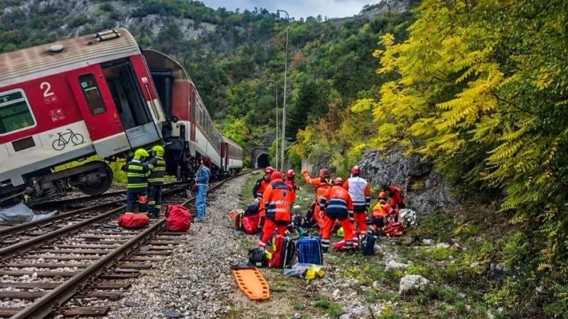 Σλοβακία: Τουλάχιστον 66 οι τραυματίες από τη σύγκρουση δύο τρένων