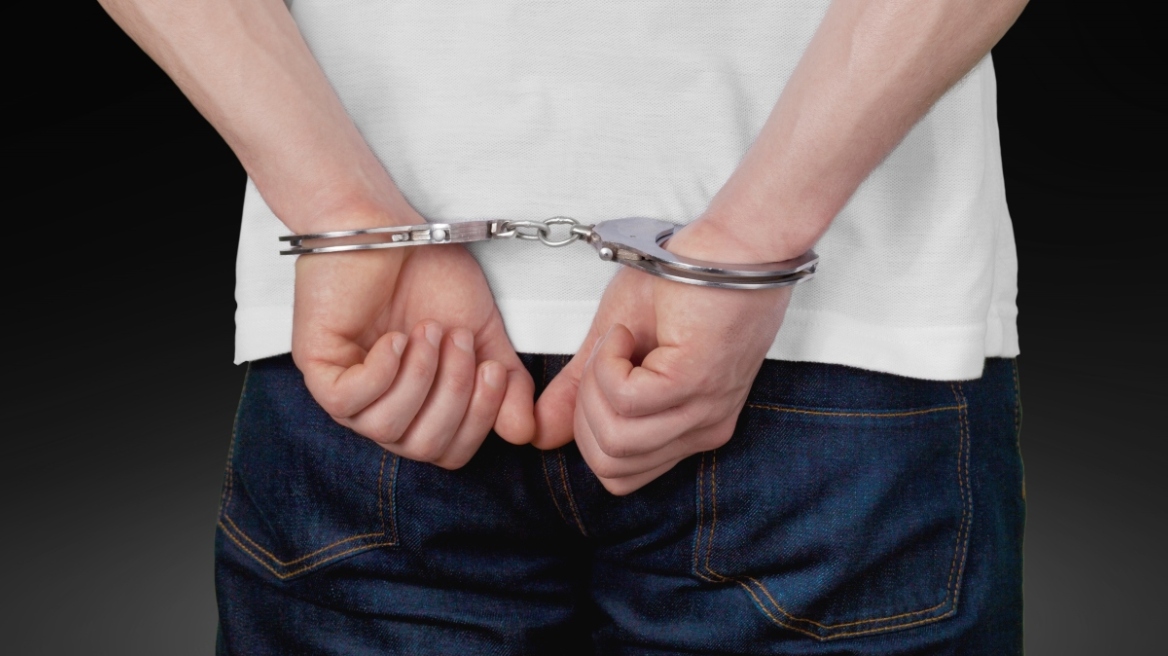 Αναβλήθηκε για αύριο η δίκη του άνδρα που κατηγορείται ότι ξυλοκόπησε γυναίκα στη μέση του δρόμου