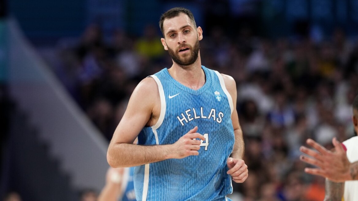 Σκληρός με τον Παπαγιάννη ο Κουτλουάι: «Είναι σαν χαρτομάντηλο, δεν παίρνει ριμπάουντ, δεν το καταλαβαίνω» - Βίντεο