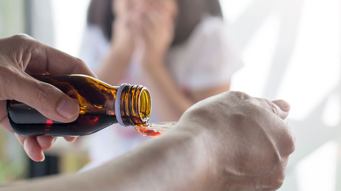 Προειδοποίηση του ΠΟΥ για τρία σιρόπια για το βήχα που παράγονται στην Ινδία, μετά από θανάτους παιδιών