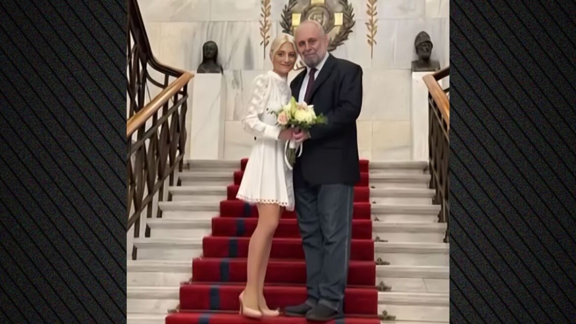 Ο Σωτήρης Χατζάκης παντρεύτηκε με πολιτικό γάμο