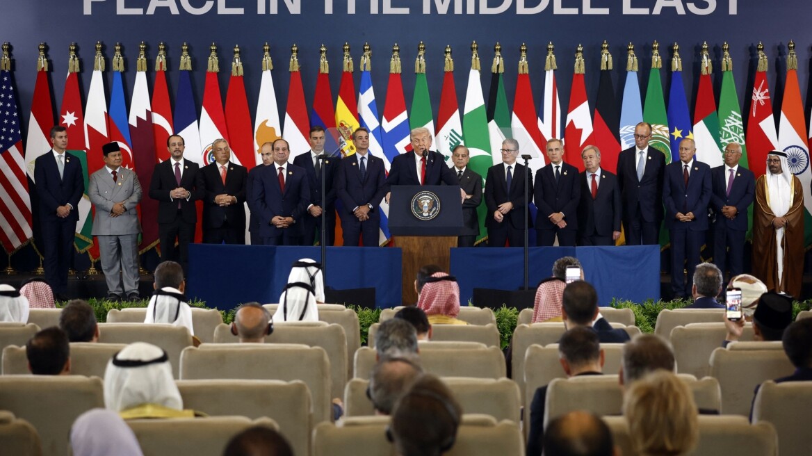 Bloomberg: Ο Τραμπ δρέπει τις δάφνες του στη Μέση Ανατολή αλλά τα δύσκολα έρχονται 