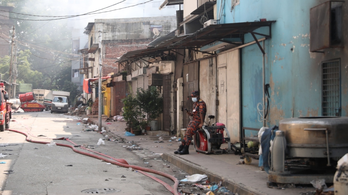 Μπαγκλαντές: Φονική πυρκαγιά σε εργοστάσιο ενδυμάτων - Τουλάχιστον 16 νεκροί