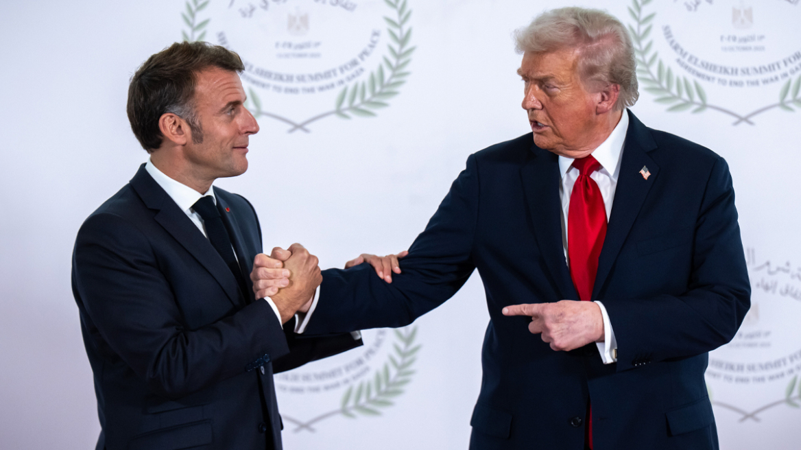 Τα μυστικά της χειραψίας Τραμπ - Μακρόν: Το χρονικό της εύθραυστης φιλίας και ο «τοποτηρητής» συμπέθερος