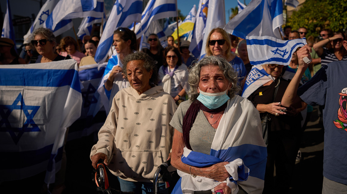 «Δολοφόνησαν την ψυχή μου, ξεκουράσου αγάπη μου» - Κηδεύτηκε στο Ισραήλ όμηρος που επέστρεψε η Χαμάς 