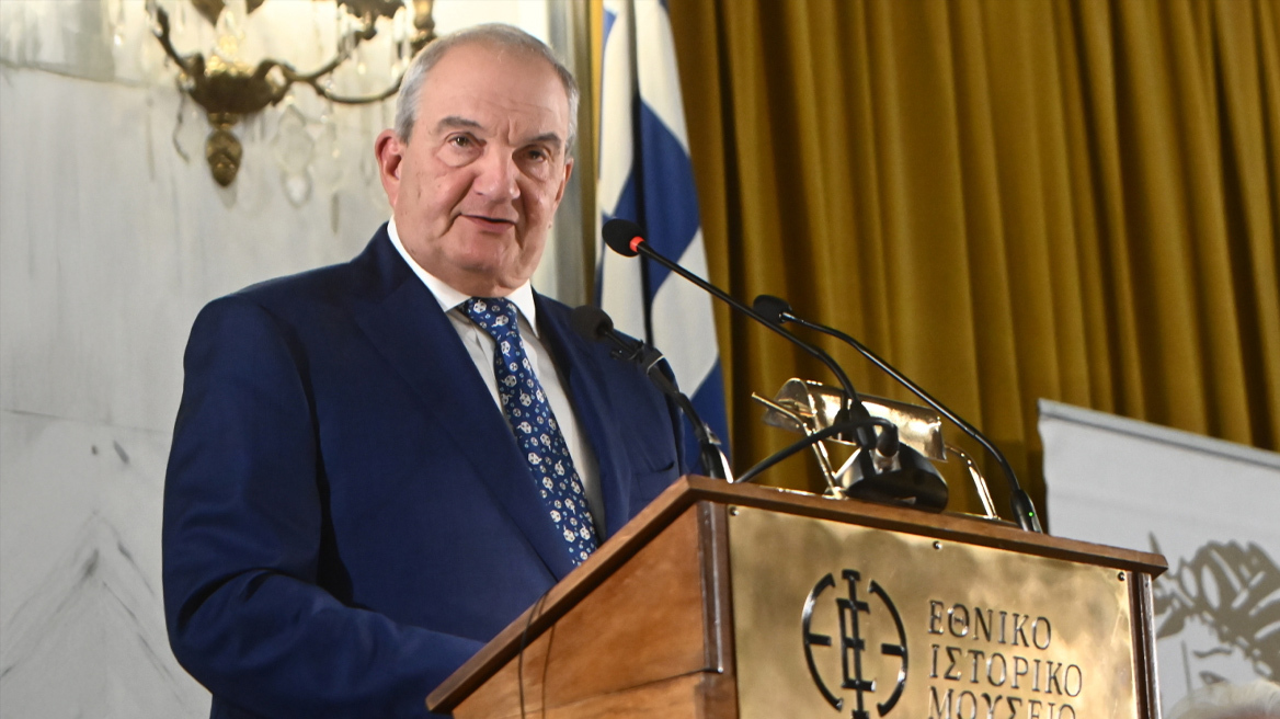 Καραμανλής: Διευρύνεται η αμφισβήτηση των Θεσμών από την κοινωνία, αν υποτιμηθεί θα είναι μείζονα πολιτική κρίση - Παρών στην εκδήλωση και ο Σαμαράς