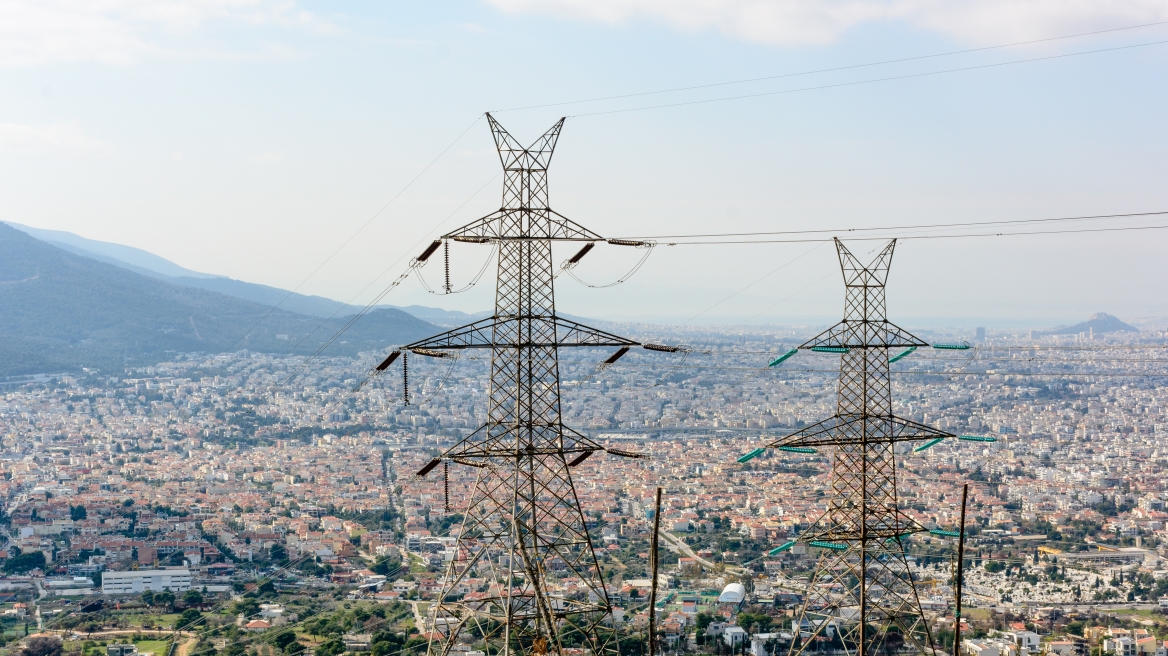 Αναμονή έως και 3 μήνες για νέες συνδέσεις στο ηλεκτρικό δίκτυο - Επιχειρήσεις και πολίτες αντιμέτωποι με την «ψηφιακή» εξυπηρέτηση

