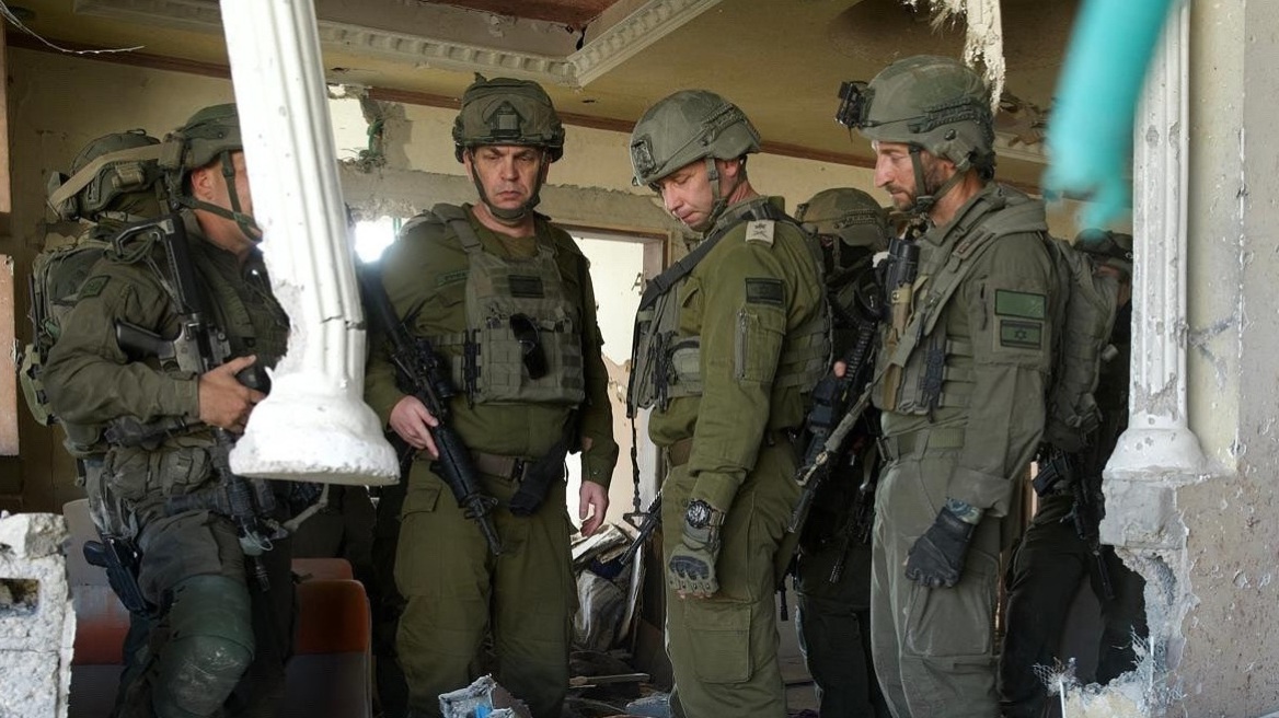 Νέα σκληρή φωτογραφία από τις IDF: Ο Σινουάρ κείτεται νεκρός μπροστά από Ισραηλινούς στρατιώτες