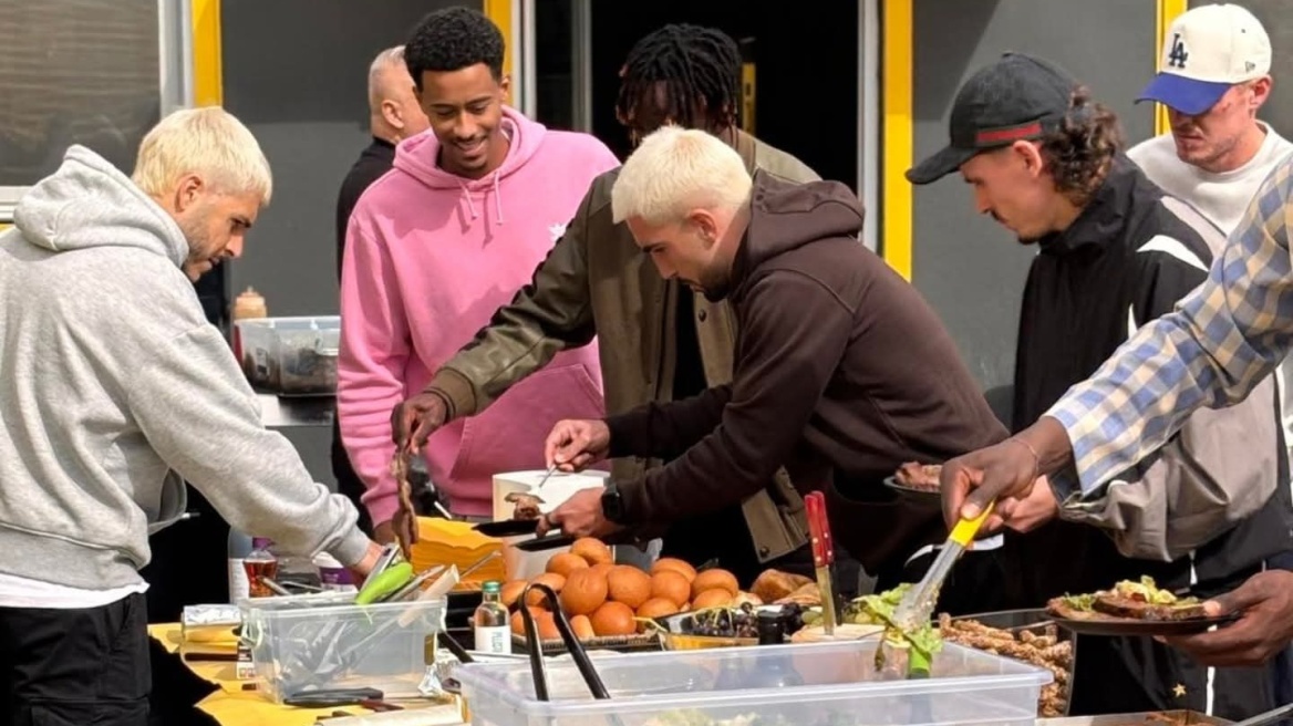 Άρης: «Χαλάρωσαν» με μπάρμπεκιου πριν από την κρίσιμη αναμέτρηση με τον Παναθηναϊκό
