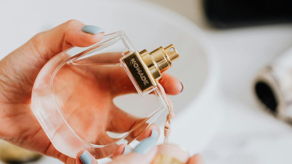 Ο απόλυτος οδηγός για να διαλέξουμε άρωμα: Τι σημαίνουν όλα αυτά τα “eau de…”;
