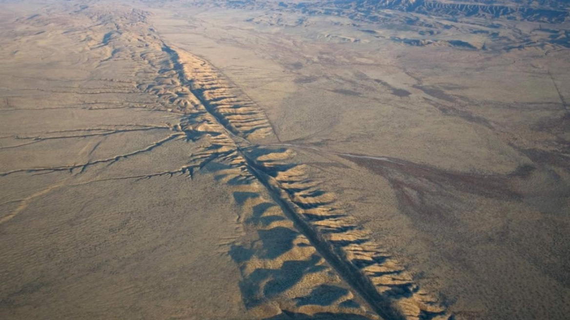 «Δεν είμαστε έτοιμοι για αυτό»: Οι δύο μεγαλύτεροι σεισμοί συγχρονίζονται και απειλούν με βιβλική καταστροφή (vid)