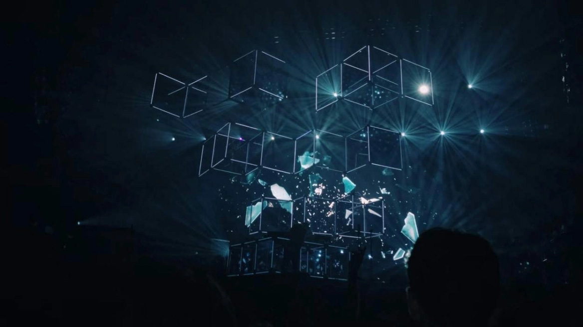 Τα κινητά τηλέφωνα πλησιάζουν στο τέλος τους: Η νέα τεχνολογία που θα τα αντικαταστήσει (vid)