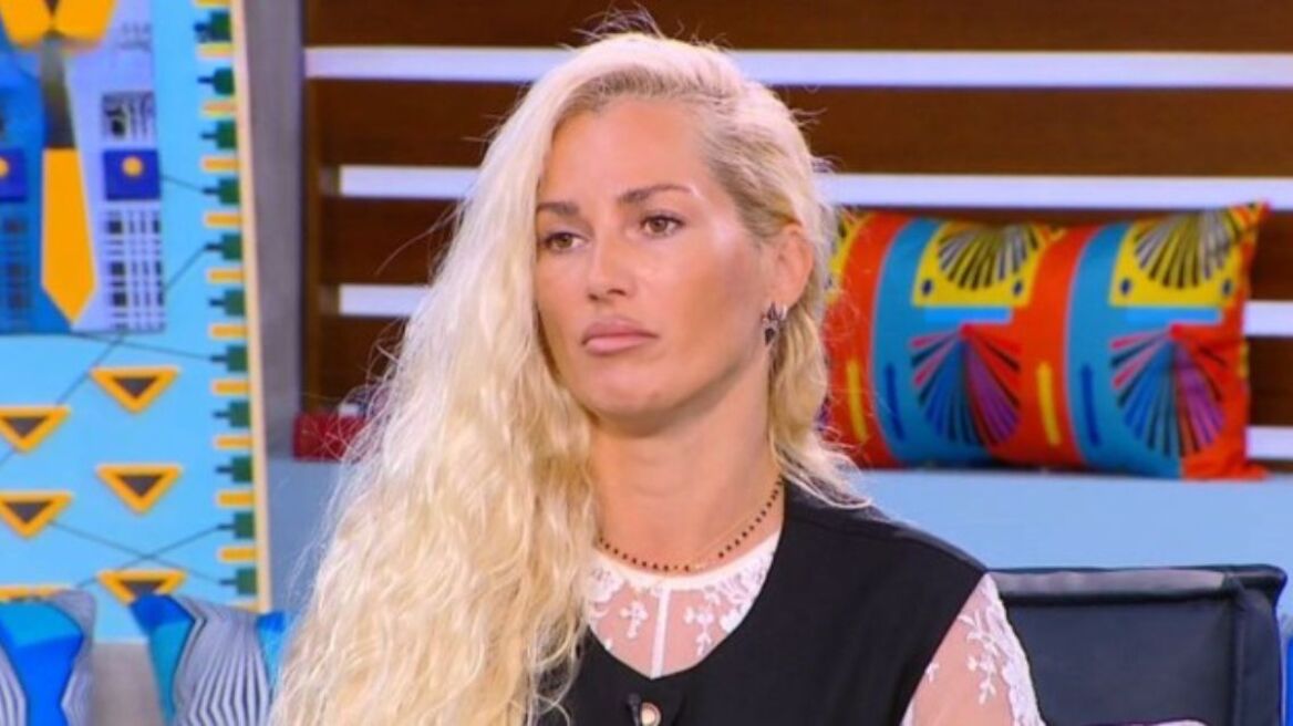 Η Βικτώρια Καρύδα περιγράφει τη ζωή της μετά τη δολοφονία του Γιάννη Μακρή: «Δεν έχω ερωτευτεί άλλον»