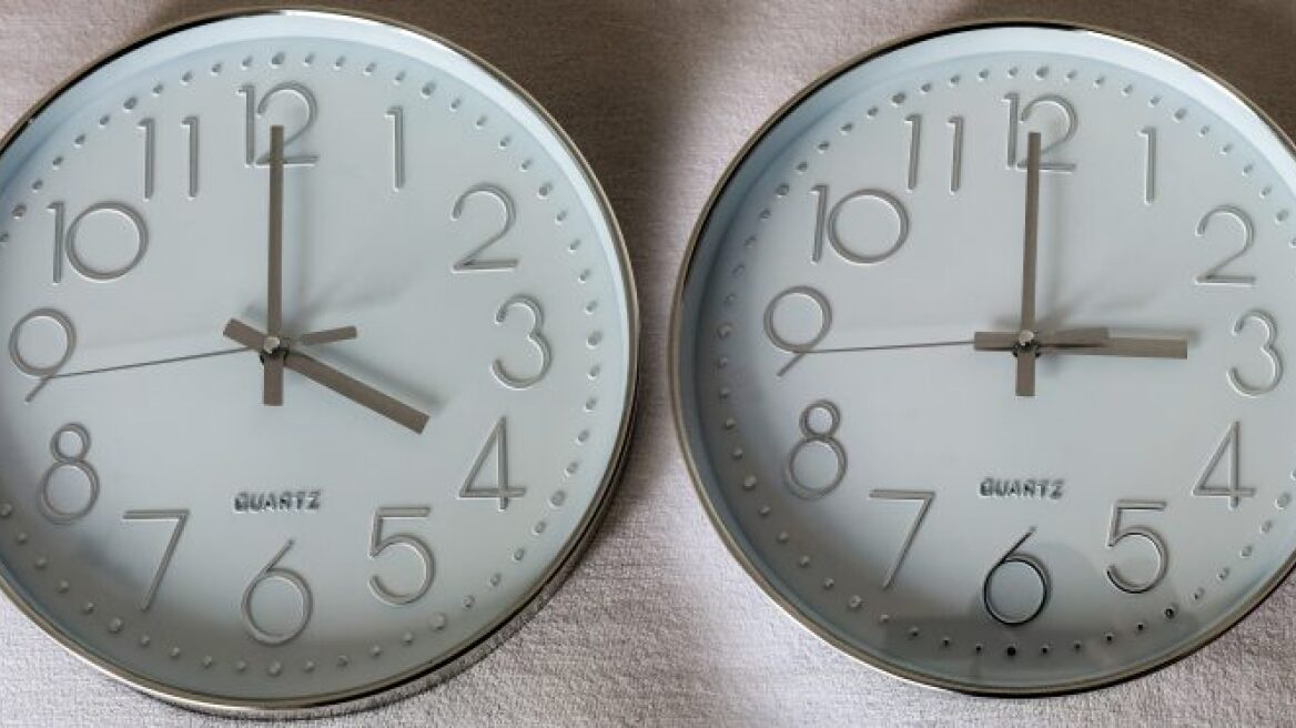 Αλλαγή ώρας 2025: Γυρίζουμε τους δείκτες μία ώρα πίσω την Κυριακή
