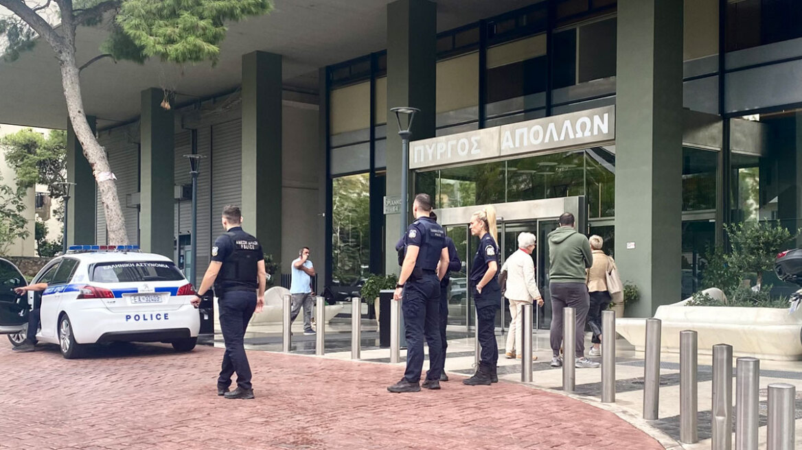 Οι κινήσεις του 44χρονου πριν τη βουτιά θανάτου από τον Πύργο Απόλλων - Περίμενε το δεύτερο παιδί του